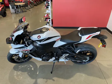 More photos of 2026 Honda CBR1000RR at Dell's Honda Powerhouse, MO
