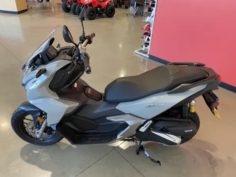 More photos of 2026 Honda ADV 160 at Dell's Honda Powerhouse, MO