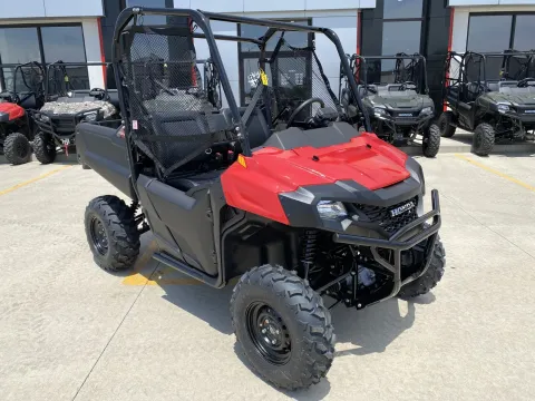 Photos of 2026 Honda Pioneer 700 for sale in Grain Valley, MO at Dell's Honda Powerhouse