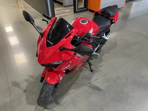 More photos of 2025 Honda CBR500R ABS at Dell's Honda Powerhouse, MO