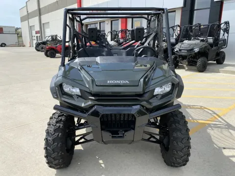 Another view of 2025 Honda Pioneer 1000-6 Crew Deluxe for sale in Grain Valley, MO at Dell's Honda Powerhouse