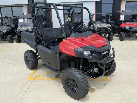 Photos of 2026 Honda Pioneer 700 Deluxe for sale in Grain Valley, MO at Dell's Honda Powerhouse