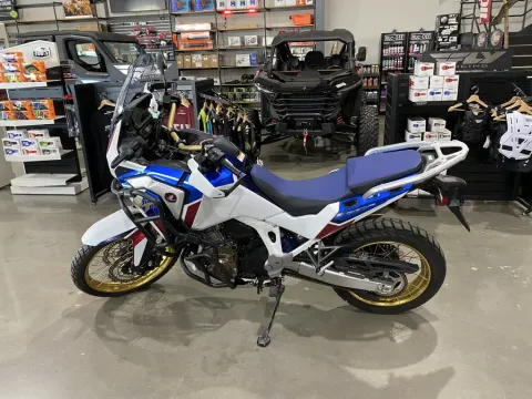 More photos of 2020 HONDA AFRICA TWIN ADV SP ES at Dell's Honda Powerhouse, MO