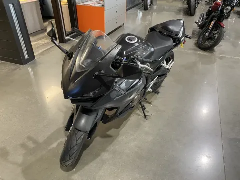 More photos of 2021 Honda CBR500R ABS at Dell's Honda Powerhouse, MO