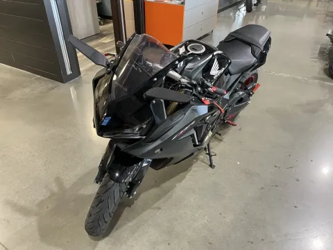 More photos of 2021 Honda CBR650R ABS at Dell's Honda Powerhouse, MO