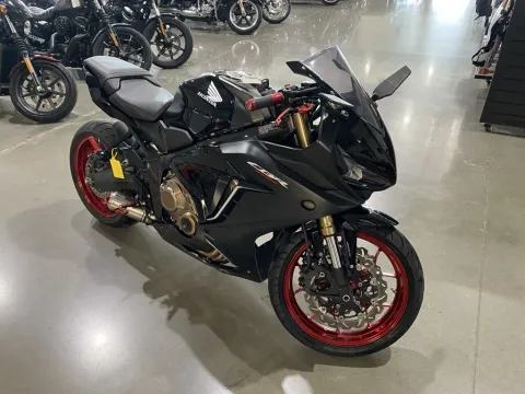 Photos of 2021 Honda CBR650R ABS for sale in Grain Valley, MO at Dell's Honda Powerhouse