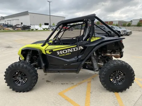 More photos of 2022 Honda Talon 1000R FOX Live Valve at Dell's Honda Powerhouse, MO