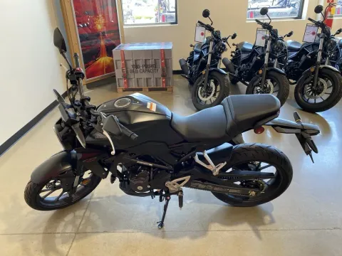 More photos of 2026 Honda CB300R ABS at Dell's Honda Powerhouse, MO