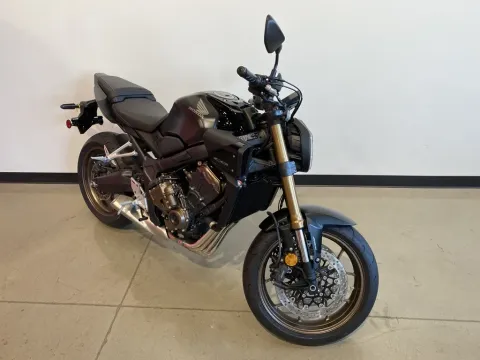 Photos of 2026 Honda CB650R E-Clutch for sale in Grain Valley, MO at Dell's Honda Powerhouse