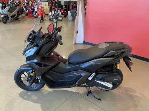 More photos of 2027 HONDA ADV160 at Dell's Honda Powerhouse, MO
