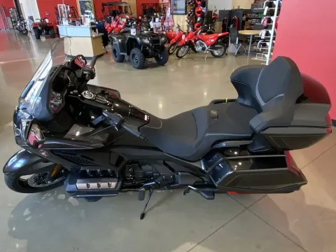 More photos of 2026 Honda Gold Wing Tour Automatic DCT at Dell's Honda Powerhouse, MO