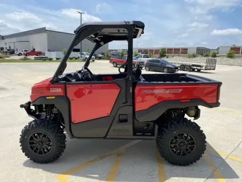 More photos of 2026 Honda Pioneer 1000 Deluxe at Dell's Honda Powerhouse, MO