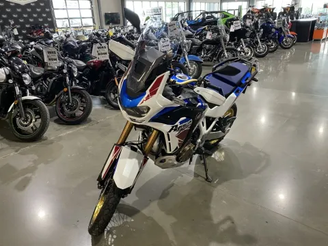 More photos of 2022 Honda Africa Twin Adventure Sports ES DCT at Dell's Honda Powerhouse, MO