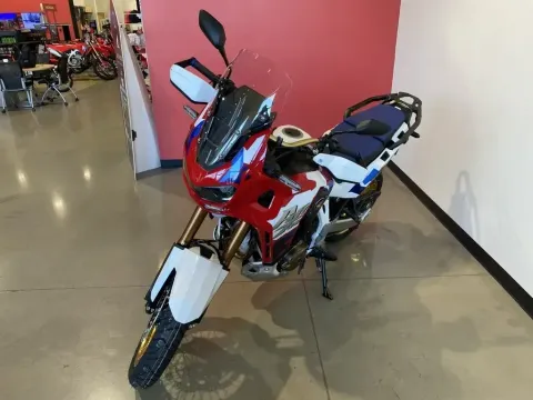 More photos of 2026 Honda Africa Twin Adventure Sports ES DCT at Dell's Honda Powerhouse, MO