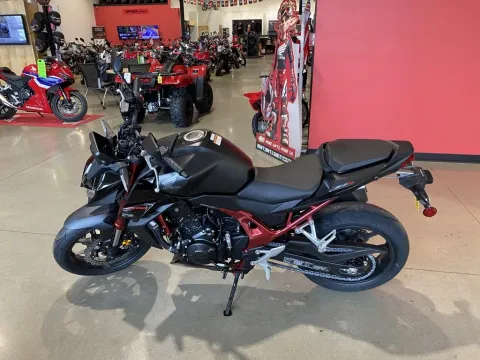 More photos of 2026 Honda CB750 Hornet E-Clutch at Dell's Honda Powerhouse, MO