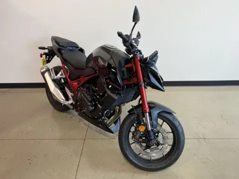 Photos of 2026 Honda CB750 Hornet E-Clutch for sale in Grain Valley, MO at Dell's Honda Powerhouse