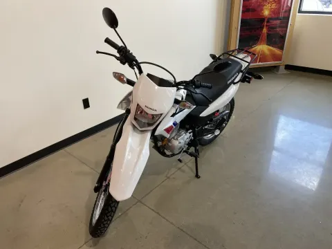 More photos of 2026 Honda XR 150L at Dell's Honda Powerhouse, MO