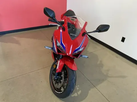Another view of 2026 Honda CBR650R E-Clutch for sale in Grain Valley, MO at Dell's Honda Powerhouse
