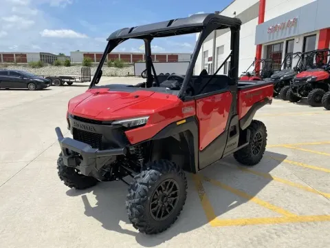 More photos of 2026 Honda Pioneer 1000 Deluxe at Dell's Honda Powerhouse, MO