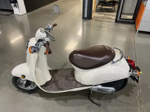 More photos of 2009 Honda Metropolitan at Dell's Honda Powerhouse, MO