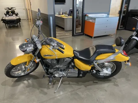More photos of 2008 Honda VTX 1300 C at Dell's Honda Powerhouse, MO