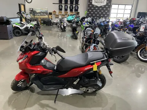 More photos of 2022 HONDA ADV150 at Dell's Honda Powerhouse, MO