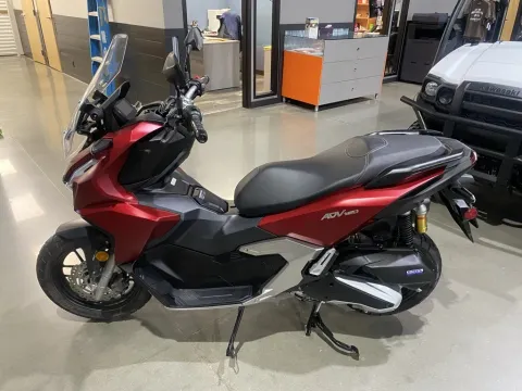 More photos of 2024 Honda ADV 160 at Dell's Honda Powerhouse, MO