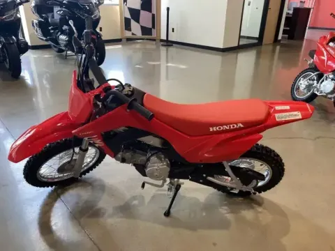 More photos of 2027 Honda CRF 110F at Dell's Honda Powerhouse, MO