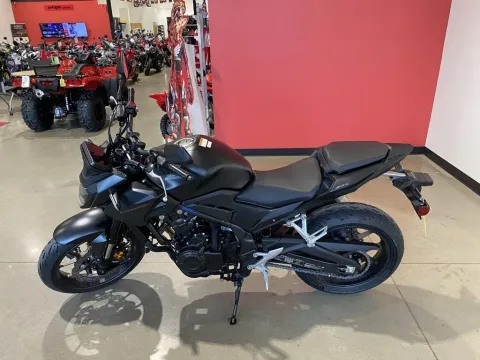 More photos of 2026 Honda CB500 Hornet ABS at Dell's Honda Powerhouse, MO