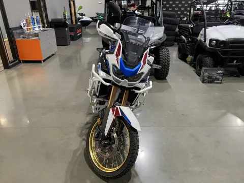 Another view of 2022 Honda Africa Twin Adventure Sports ES for sale in Grain Valley, MO at Dell's Honda Powerhouse
