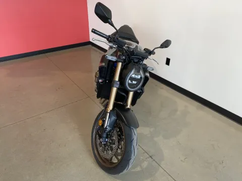 Another view of 2025 Honda CB650R E-Clutch for sale in Grain Valley, MO at Dell's Honda Powerhouse