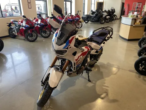 More photos of 2025 Honda Africa Twin Adventure Sports ES DCT at Dell's Honda Powerhouse, MO