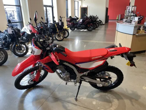 More photos of 2025 Honda CRF 300L at Dell's Honda Powerhouse, MO