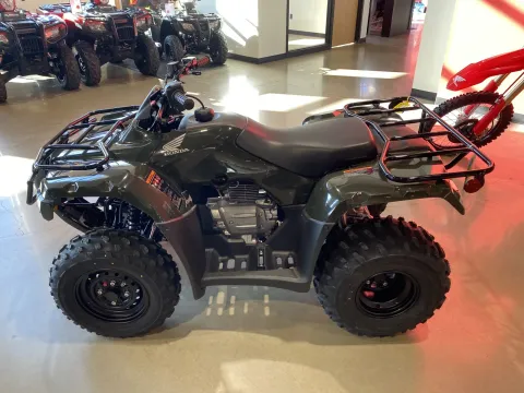 More photos of 2026 Honda FourTrax Recon ES at Dell's Honda Powerhouse, MO
