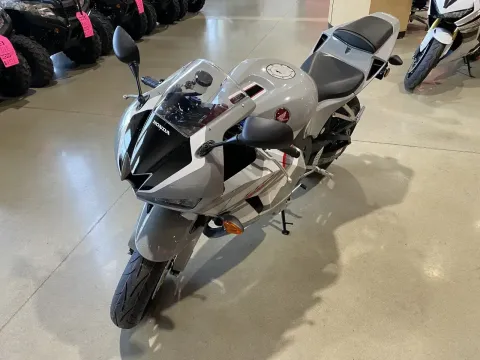 More photos of 2026 Honda CBR600RR ABS at Dell's Honda Powerhouse, MO