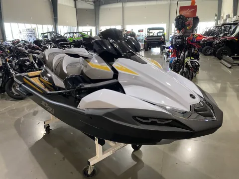 Photos of 2026 Kawasaki Jet Ski Ultra 160 LX for sale in Grain Valley, MO at Dell's Powersports