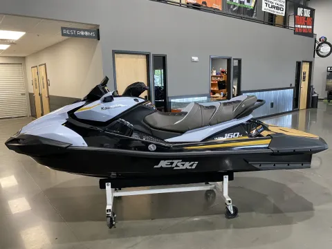 More photos of 2026 Kawasaki Jet Ski Ultra 160 LX at Dell's Powersports, MO