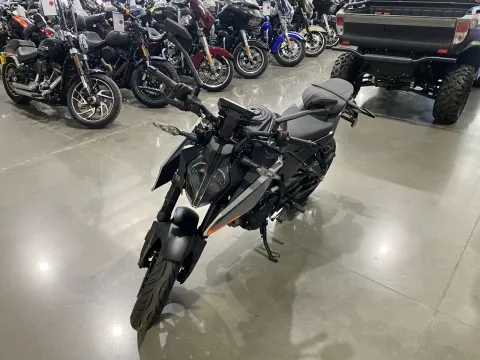 More photos of 2026 KTM Duke 250 at Dell's Powersports, MO