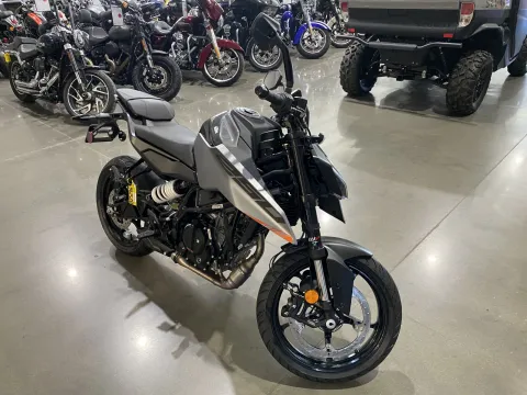 Photos of 2026 KTM Duke 250 for sale in Grain Valley, MO at Dell's Powersports