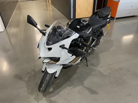 More photos of 2026 Kawasaki Ninja ZX-6R Base at Dell's Powersports, MO