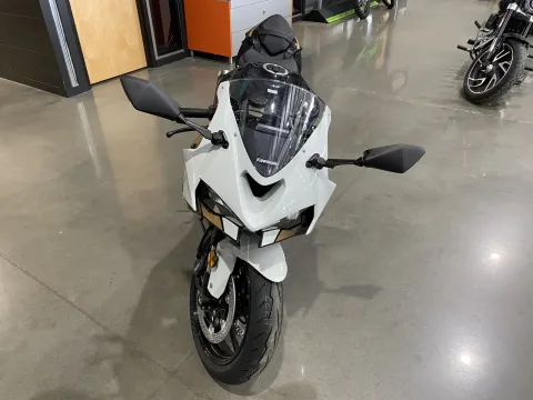 Another view of 2026 Kawasaki Ninja ZX-6R Base for sale in Grain Valley, MO at Dell's Powersports