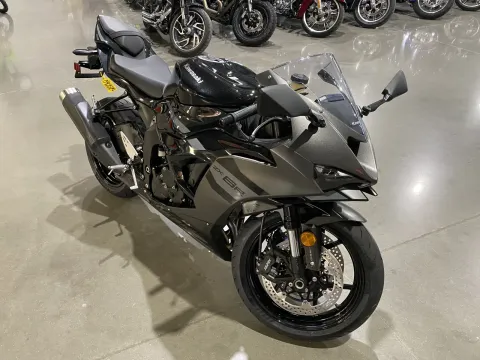 Photos of 2026 Kawasaki NINJA ZX-6R ABS for sale in Grain Valley, MO at Dell's Powersports