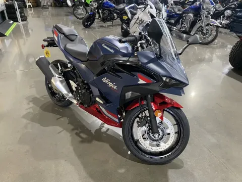 Photos of 2026 Kawasaki Ninja 500 SE ABS for sale in Grain Valley, MO at Dell's Powersports