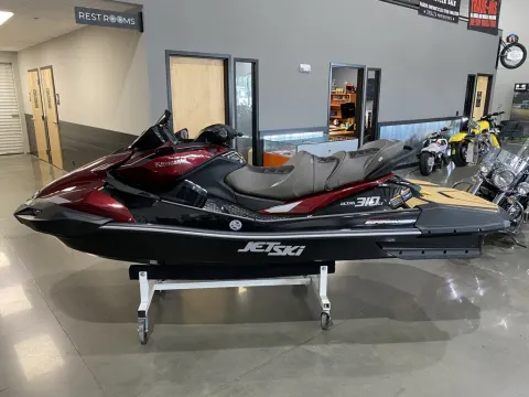 More photos of 2026 Kawasaki Jet Ski Ultra 310 LX at Dell's Powersports, MO