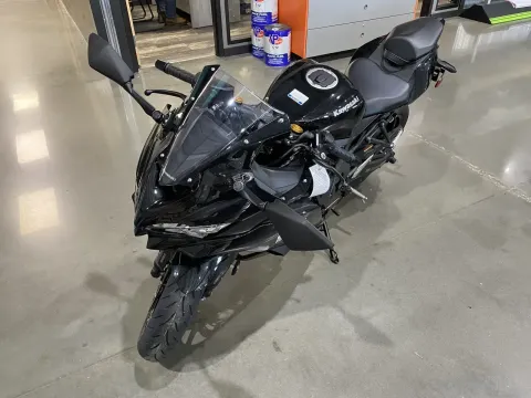 More photos of 2026 Kawasaki Ninja ZX-4R ABS at Dell's Powersports, MO