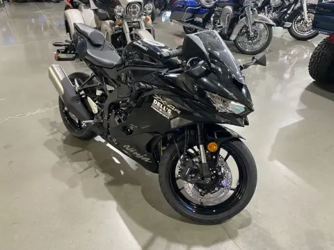 Photos of 2026 Kawasaki Ninja ZX-4R ABS for sale in Grain Valley, MO at Dell's Powersports