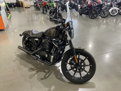 Photos of 2020 Harley-Davidson Sportster Iron 883 for sale in Grain Valley, MO at Dell's Powersports
