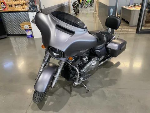 More photos of 2017 Harley-Davidson Street Glide Special at Dell's Powersports, MO