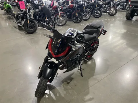 More photos of 2024 Kawasaki Z500 SE ABS at Dell's Powersports, MO