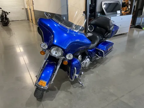 More photos of 2010 Harley-Davidson Electra Glide Ultra Classic at Dell's Powersports, MO